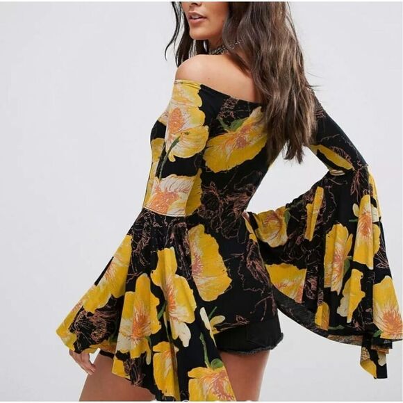 Free People Floral Birds of Paradise Off-shoulder Top M Bell Slv Boho Festival - Picture 9 of 13